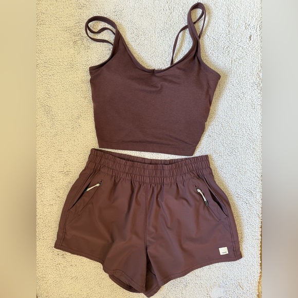 Vuori Pants - Vuori Dash shorts & tank